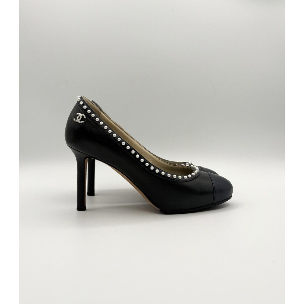 Chanel Black & Navy Cap Toe Heels Pearl Embellishments CC Logo Size EU 35.5